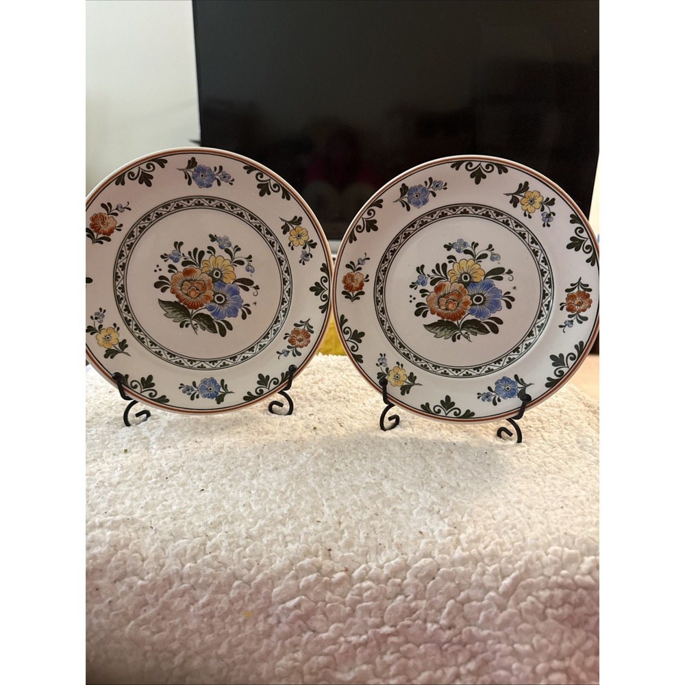 2 Villeroy and Boch Alt Amsterdam Porcelain Luncheon Plates 8" Florals